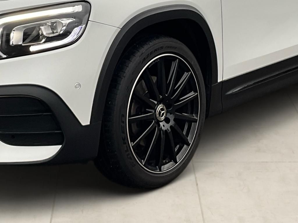 Mercedes-Benz GLB 200 2023