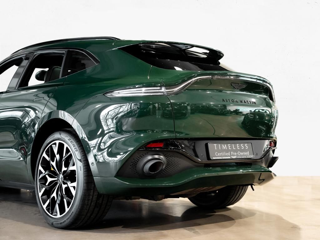 Aston Martin DBX 2021