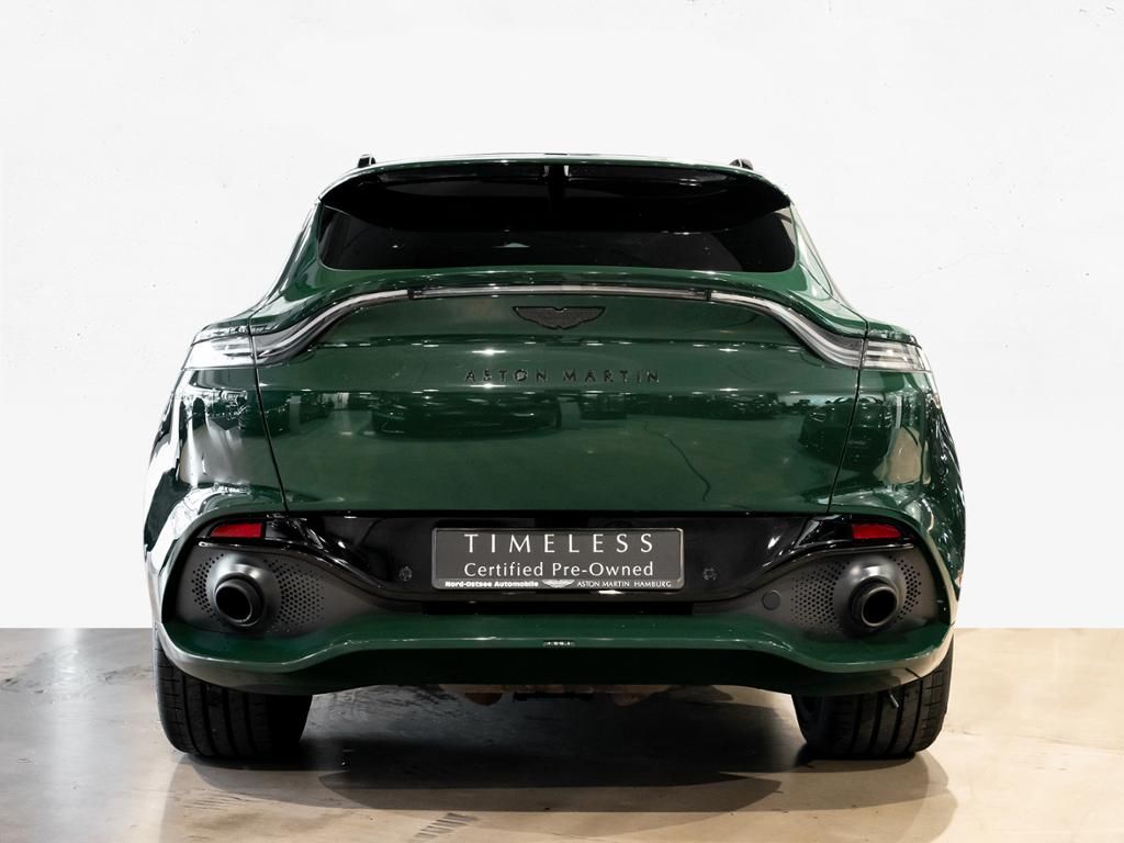 Aston Martin DBX 2021