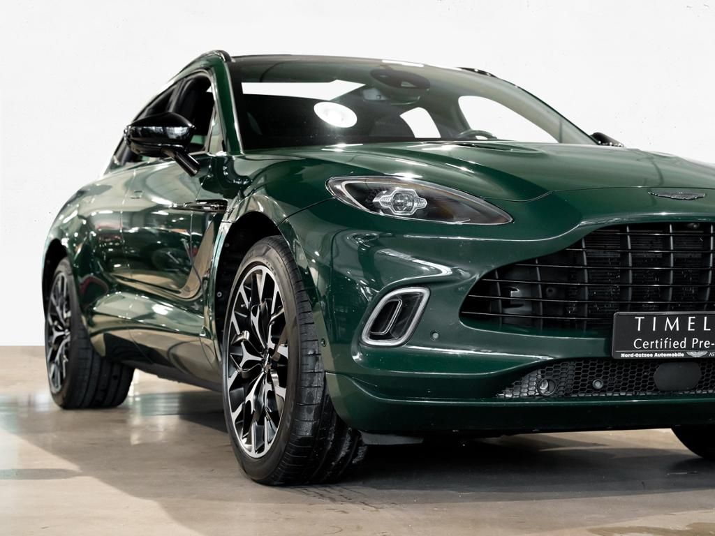 Aston Martin DBX 2021
