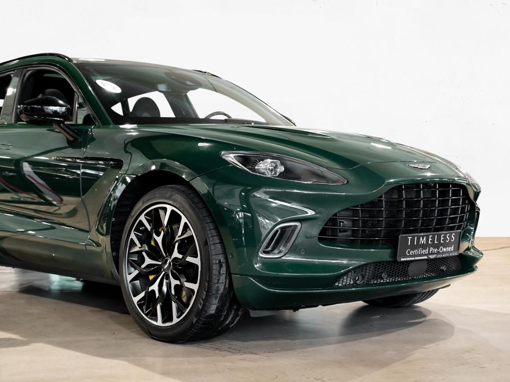 Aston Martin DBX 2021