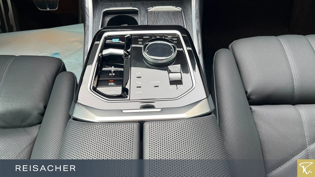 BMW i7 2024