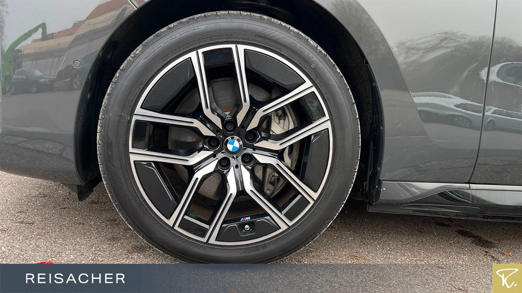 BMW i7 2024