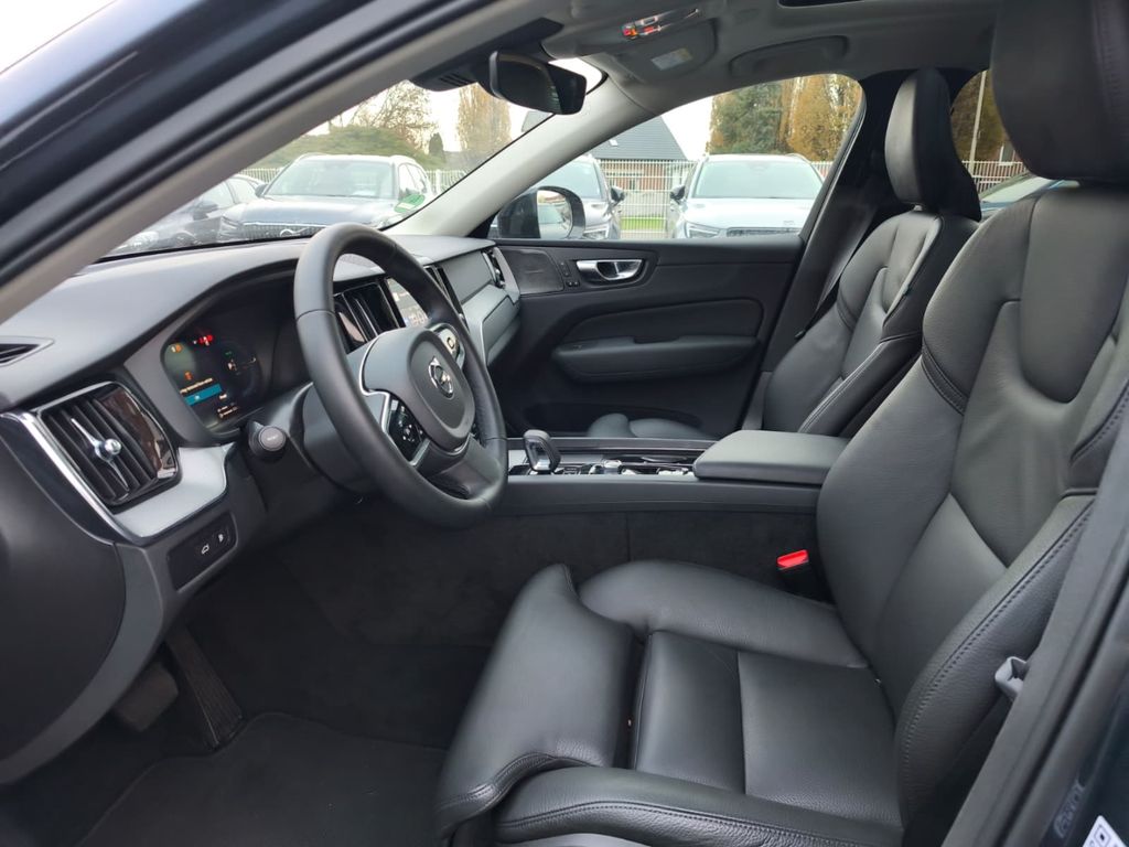 Volvo XC60 2025