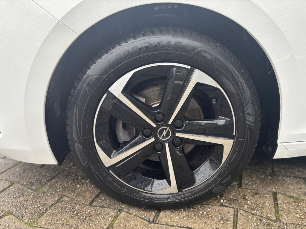 Opel Astra 2024