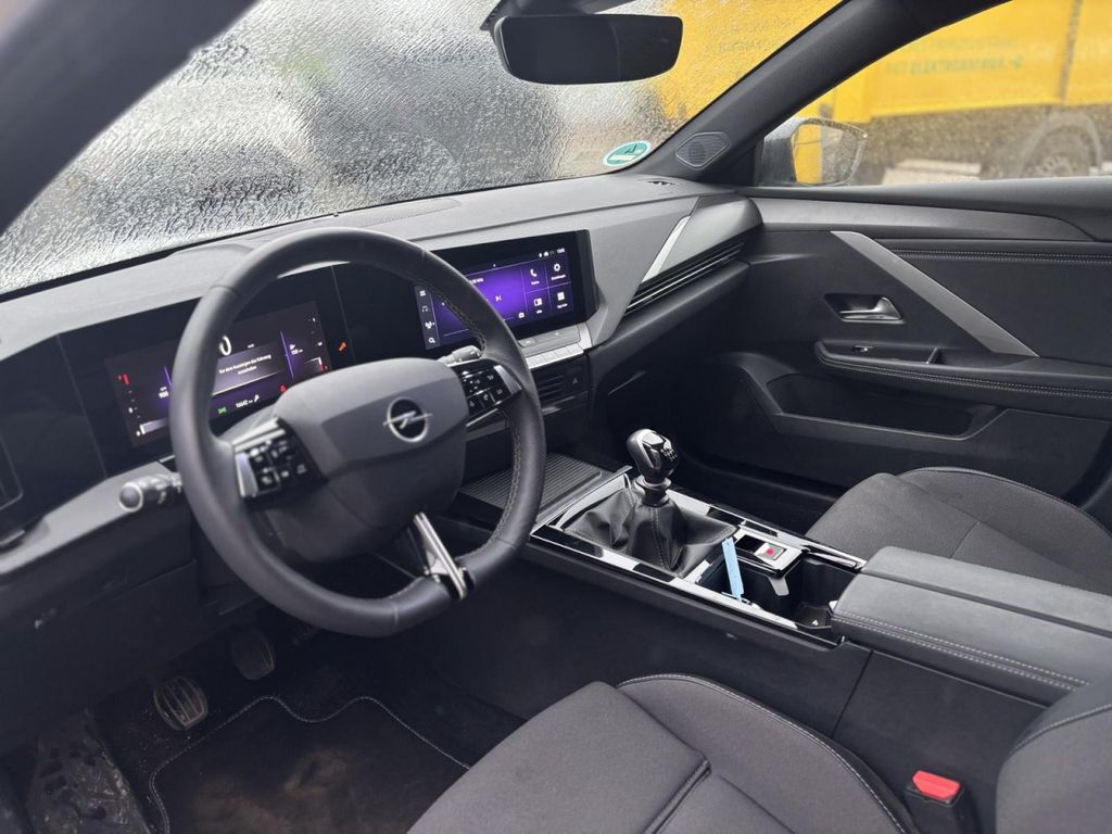 Opel Astra 2024