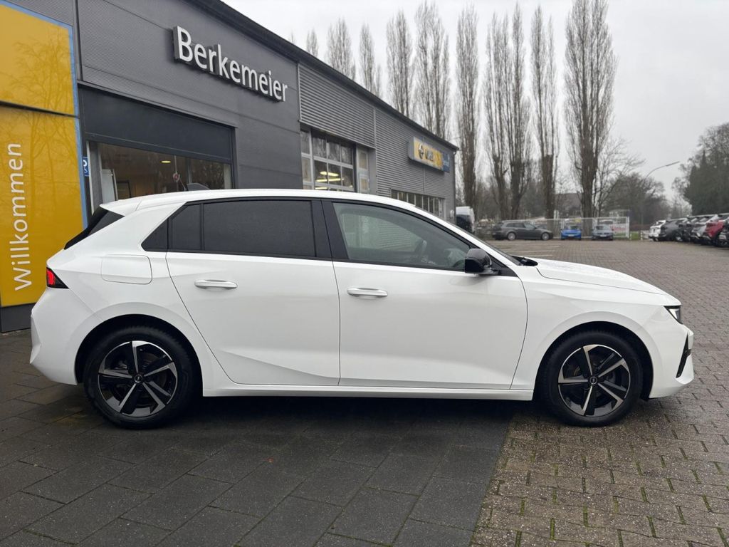 Opel Astra 2024