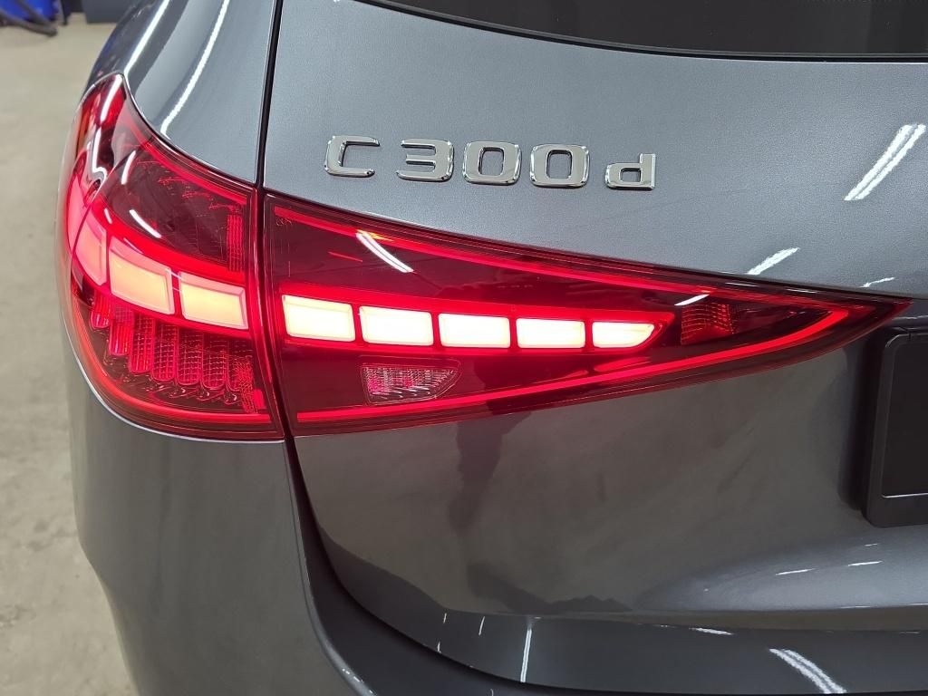 Mercedes-Benz C 300 2025