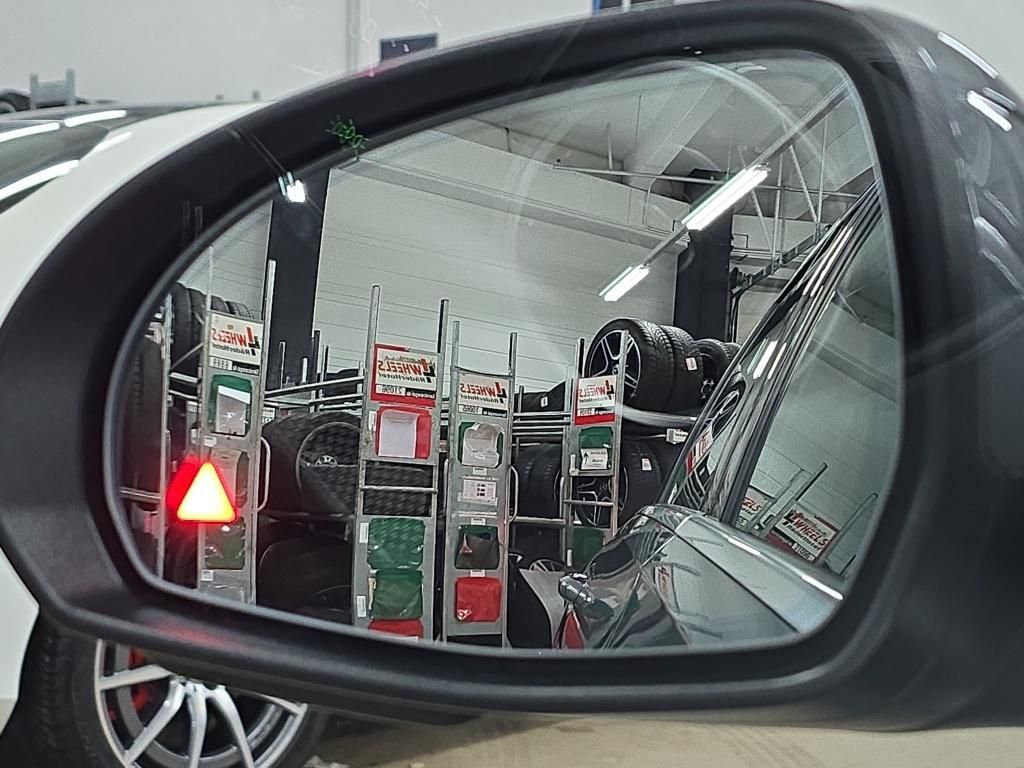 Mercedes-Benz C 300 2025