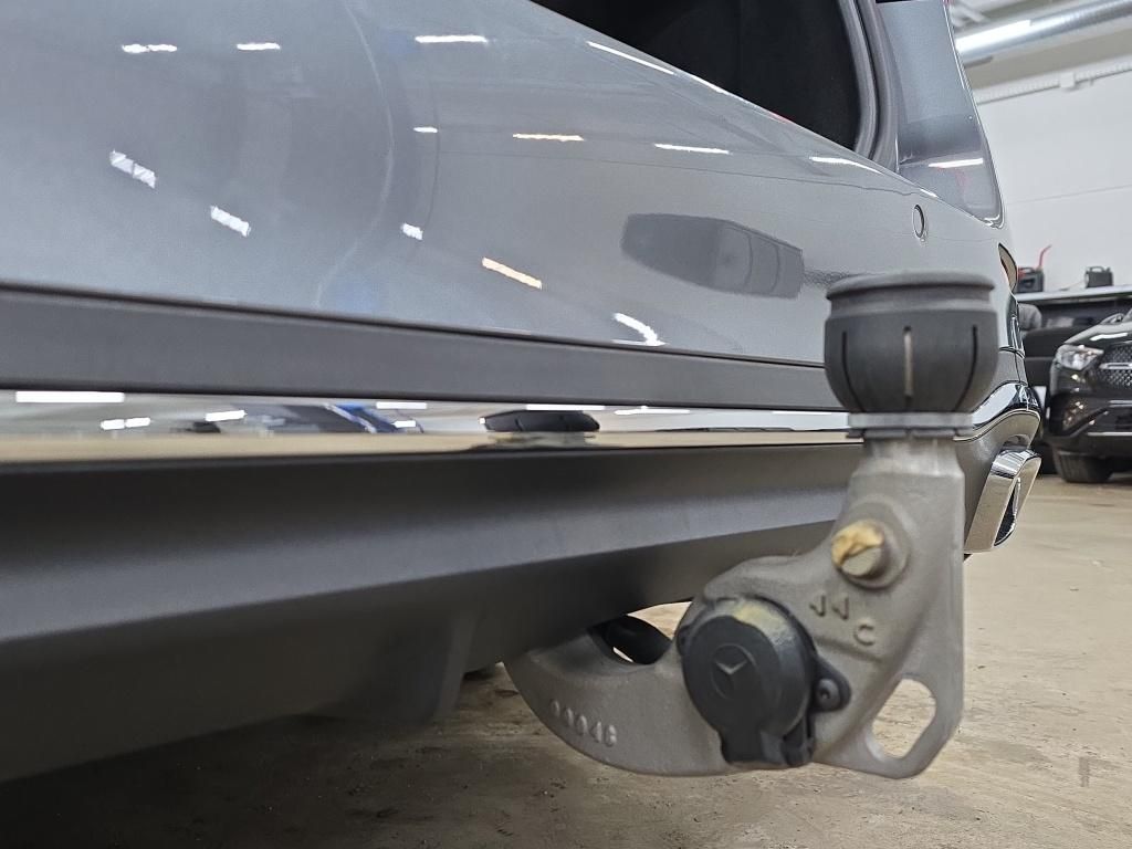 Mercedes-Benz C 300 2025