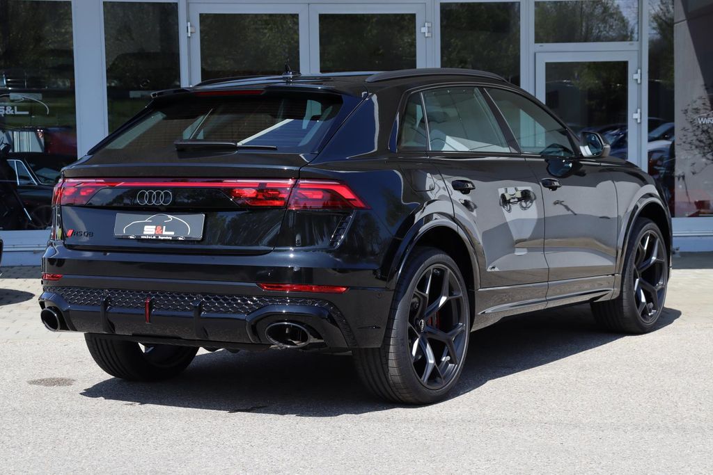 Audi RSQ8 2024