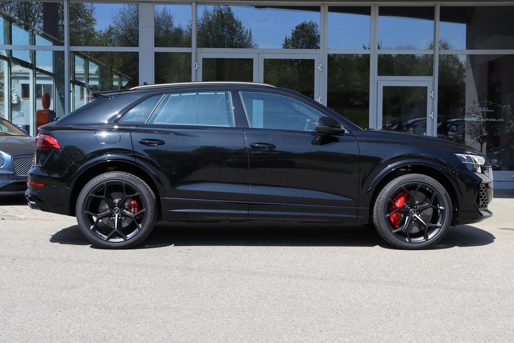 Audi RSQ8 2024