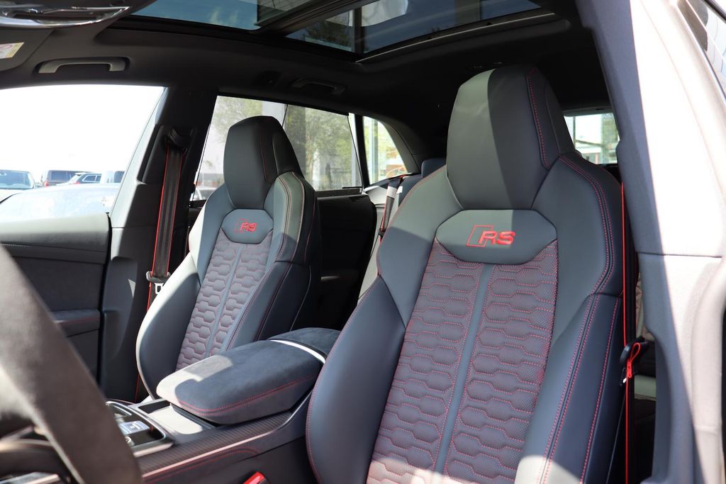 Audi RSQ8 2024