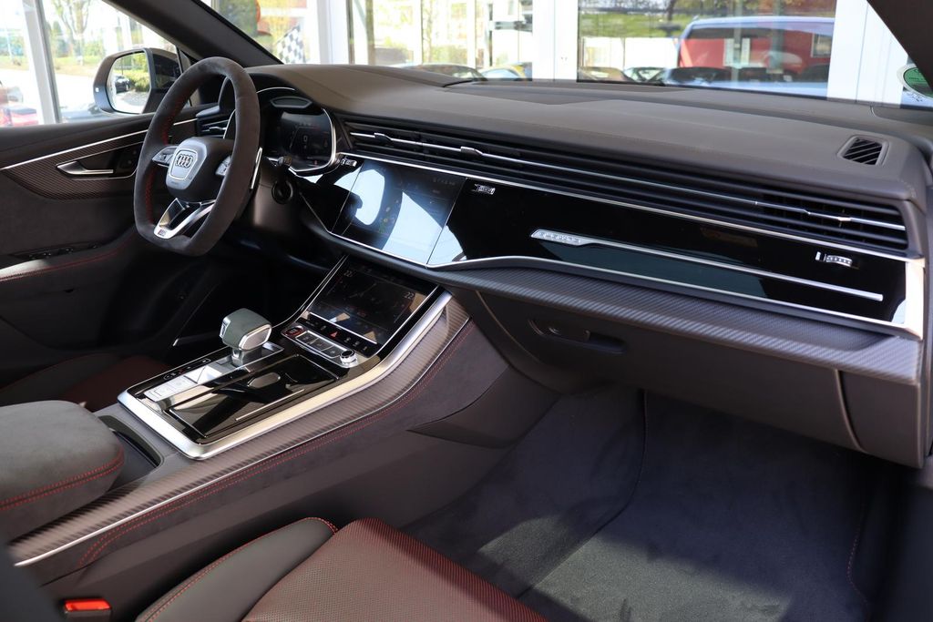 Audi RSQ8 2024