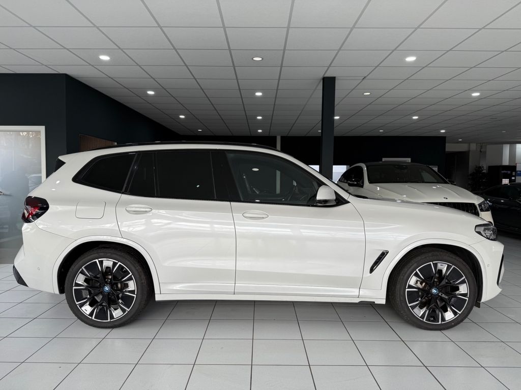BMW iX3 2022