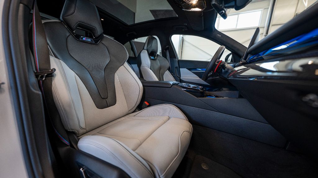 BMW M5 2025