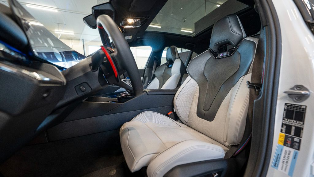 BMW M5 2025