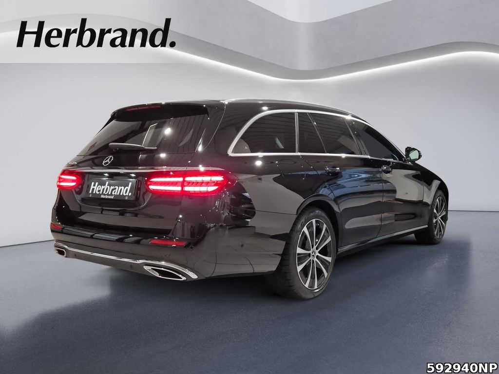 Mercedes-Benz E 300 2022