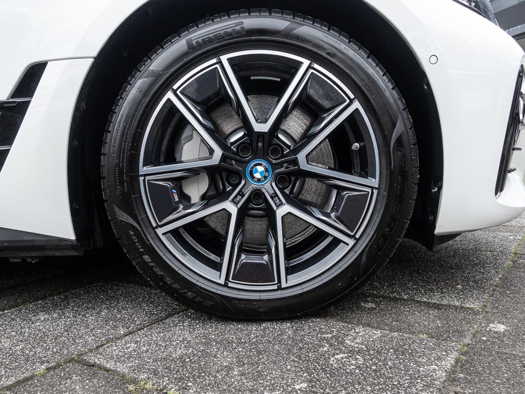 BMW i4 2023