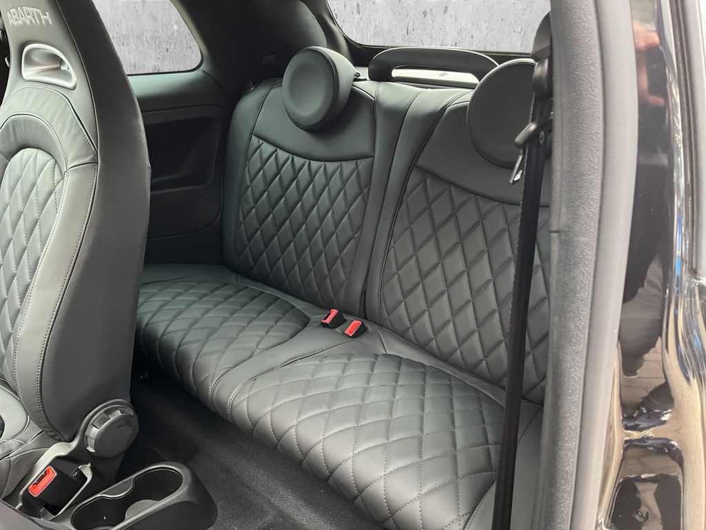 Abarth 695C 2024