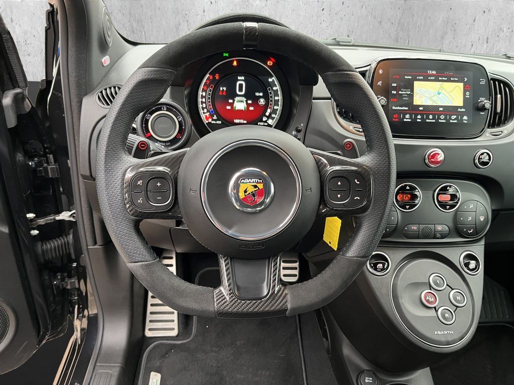 Abarth 695C 2024