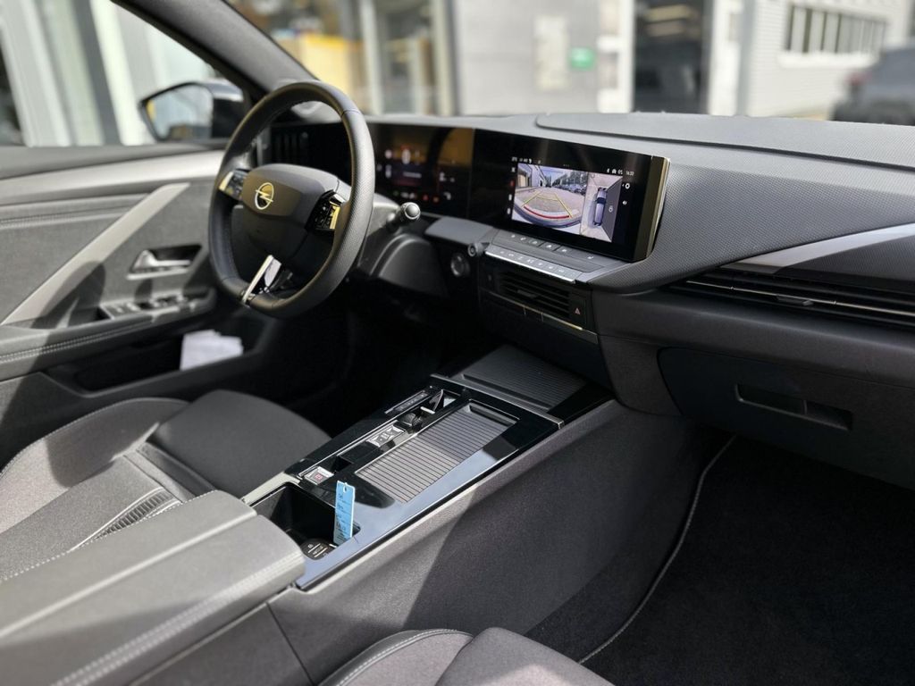 Opel Astra 2024