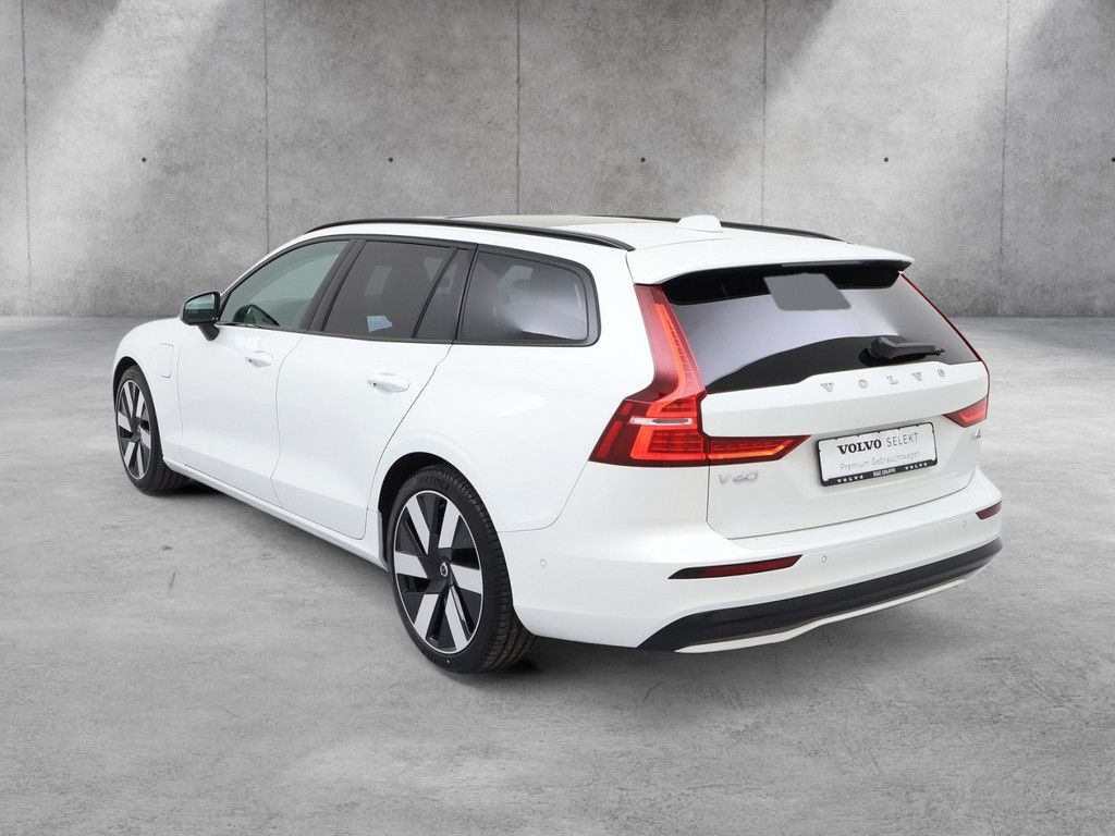 Volvo V60 2025
