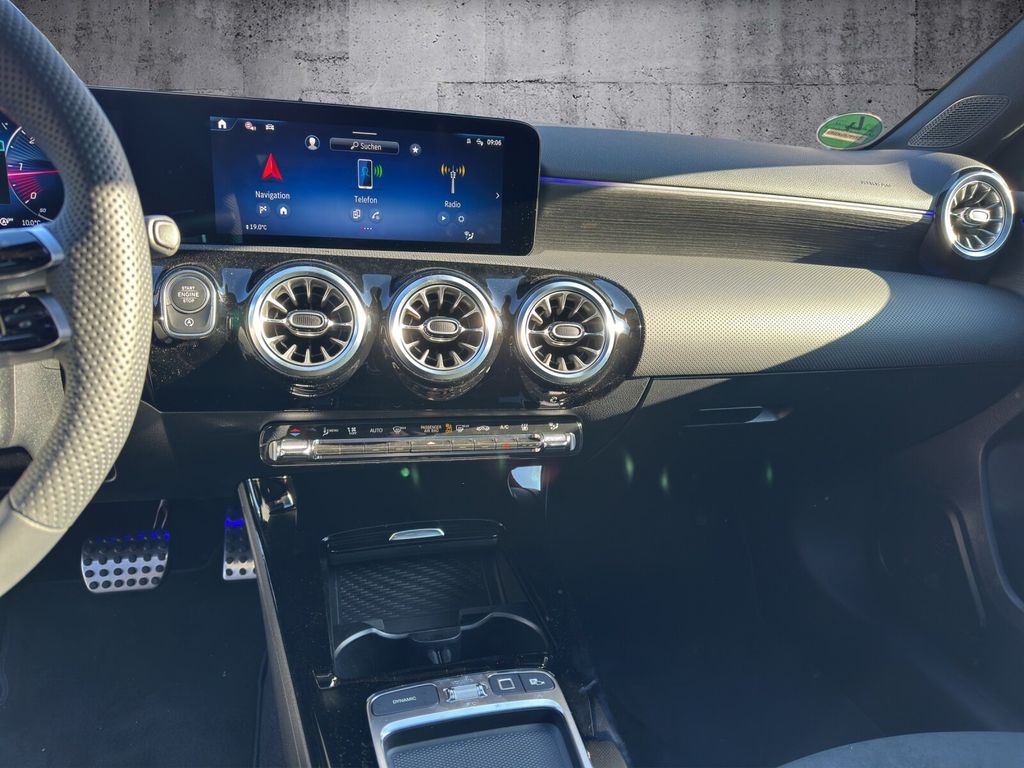 Mercedes-Benz A 200 2025