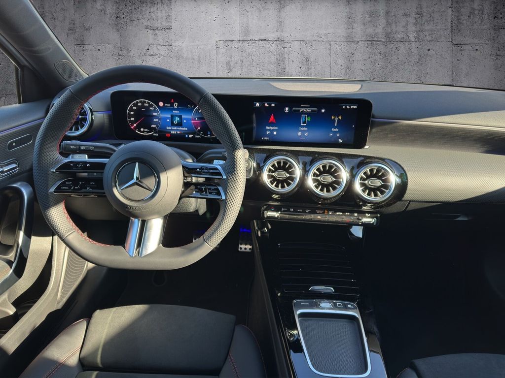 Mercedes-Benz A 200 2025