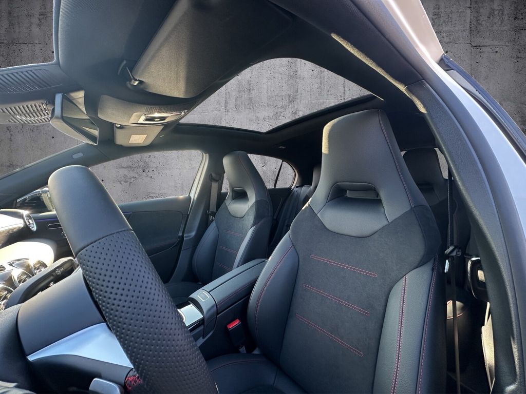 Mercedes-Benz A 200 2025