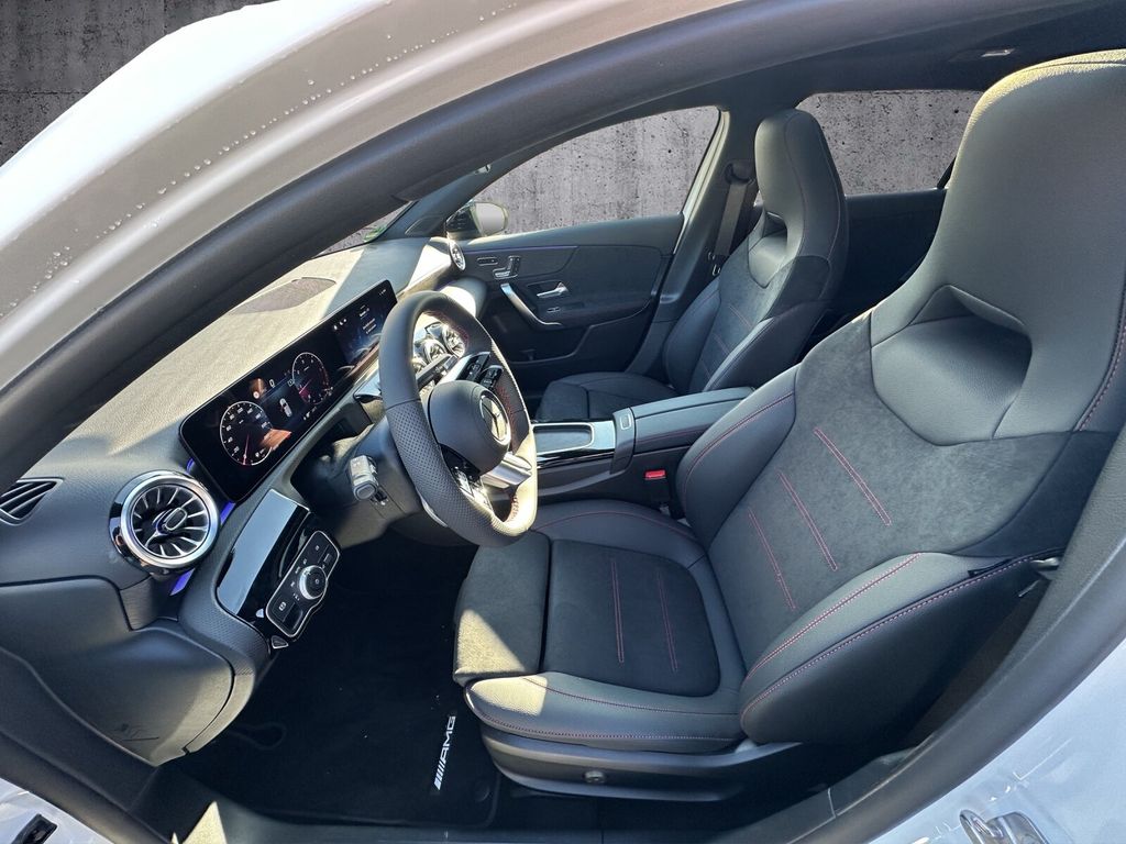 Mercedes-Benz A 200 2025