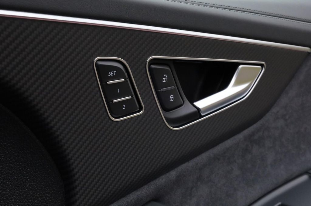 Audi RSQ8 2025