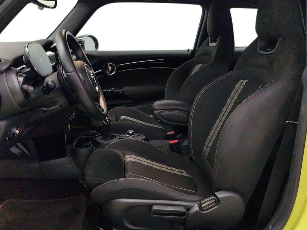 MINI Other 2023