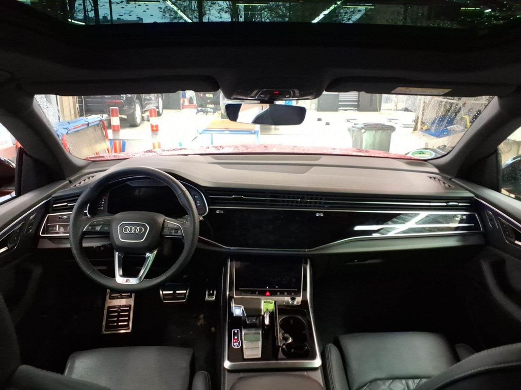 Audi SQ8 2025