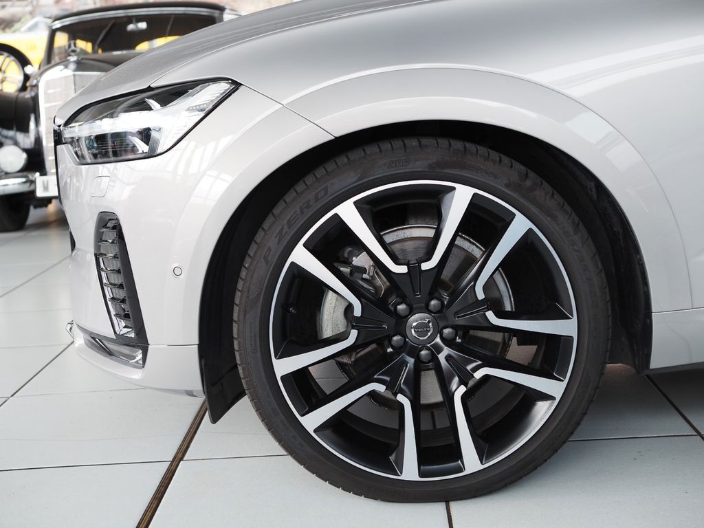 Volvo XC60 2022