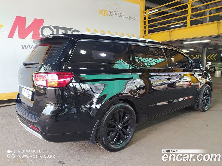 Kia Canival 2015