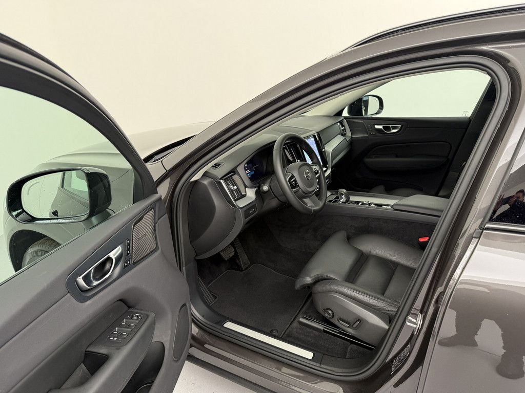 Volvo XC60 2025