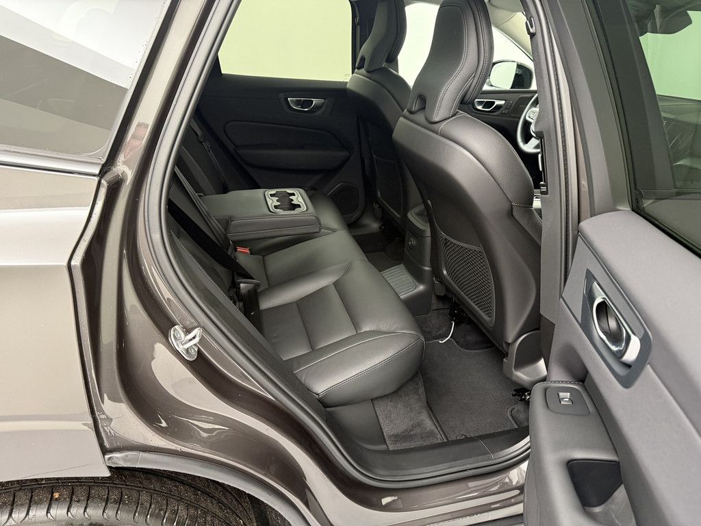 Volvo XC60 2025