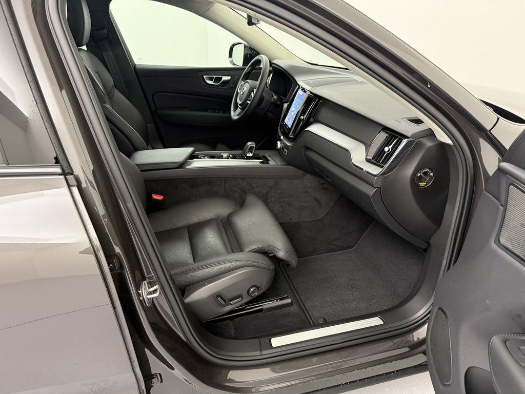 Volvo XC60 2025