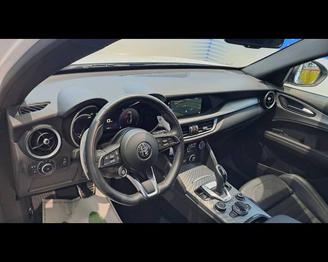 Alfa Romeo Stelvio 2024