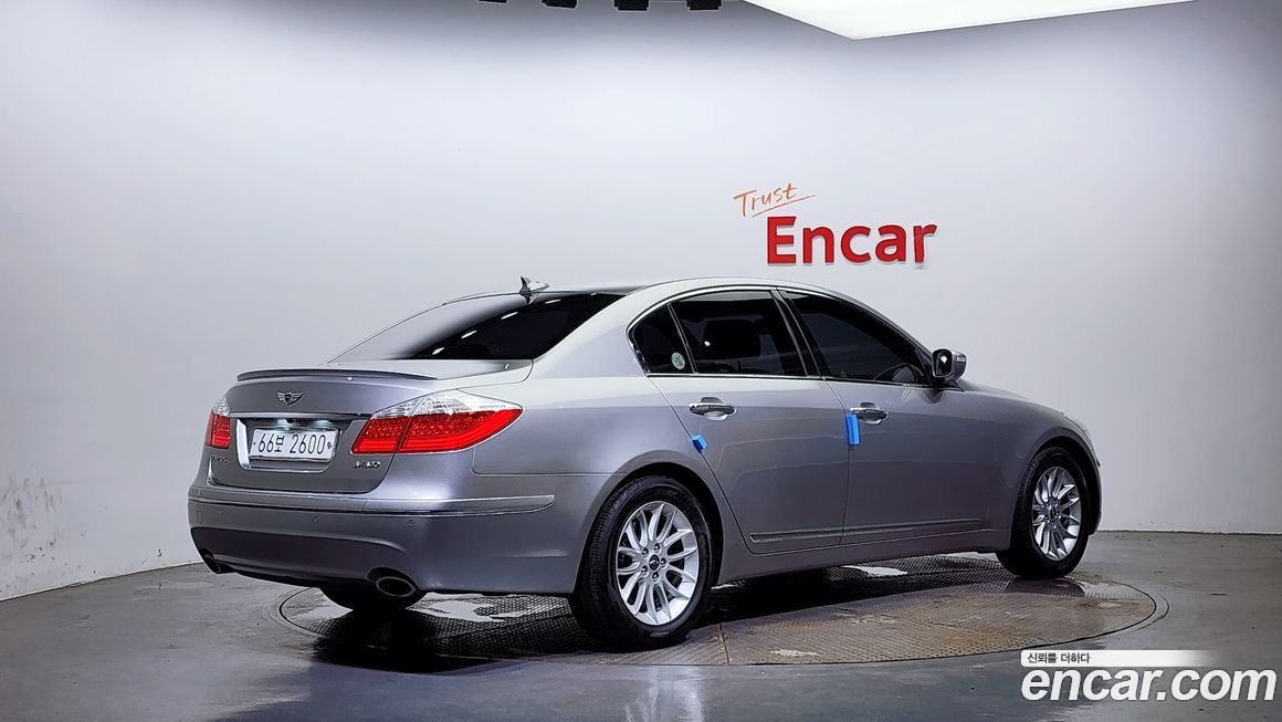 Hyundai Genesis 2010