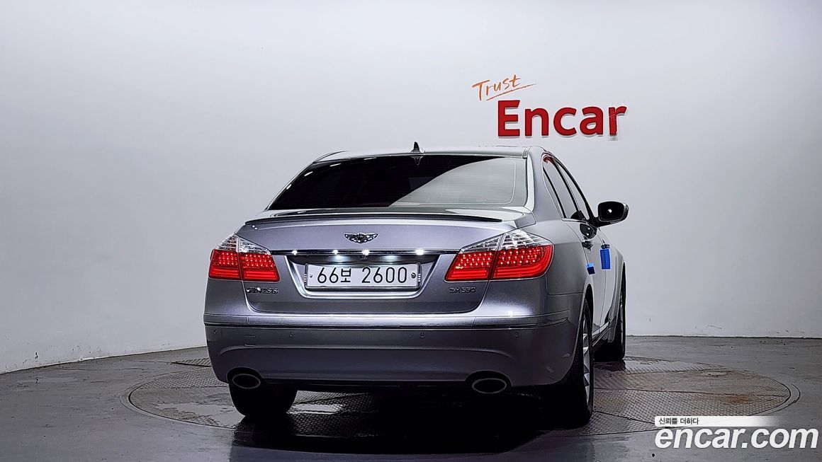 Hyundai Genesis 2010