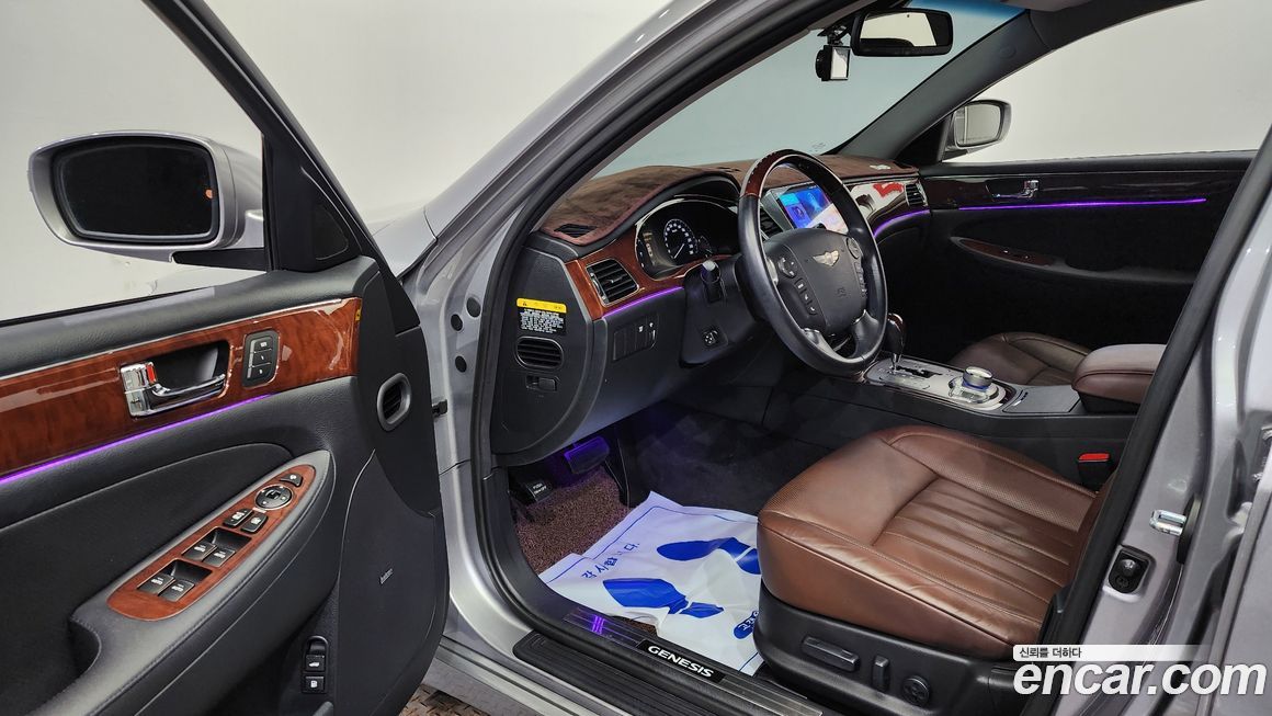 Hyundai Genesis 2010