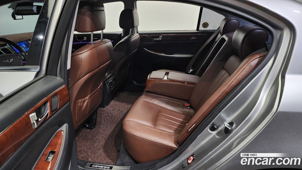 Hyundai Genesis 2010