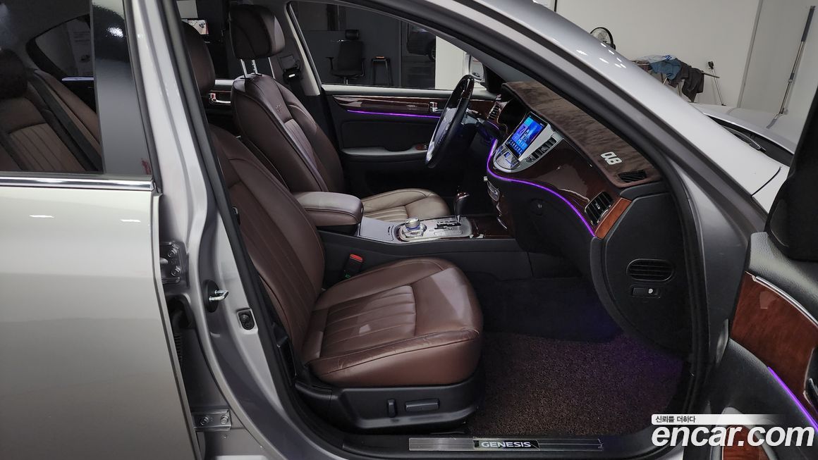 Hyundai Genesis 2010