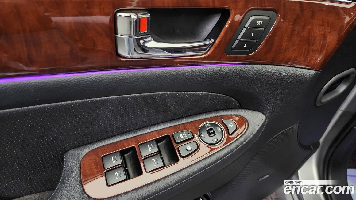 Hyundai Genesis 2010