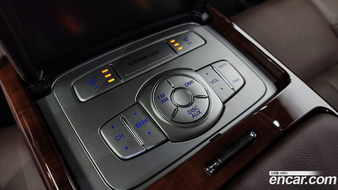 Hyundai Genesis 2010