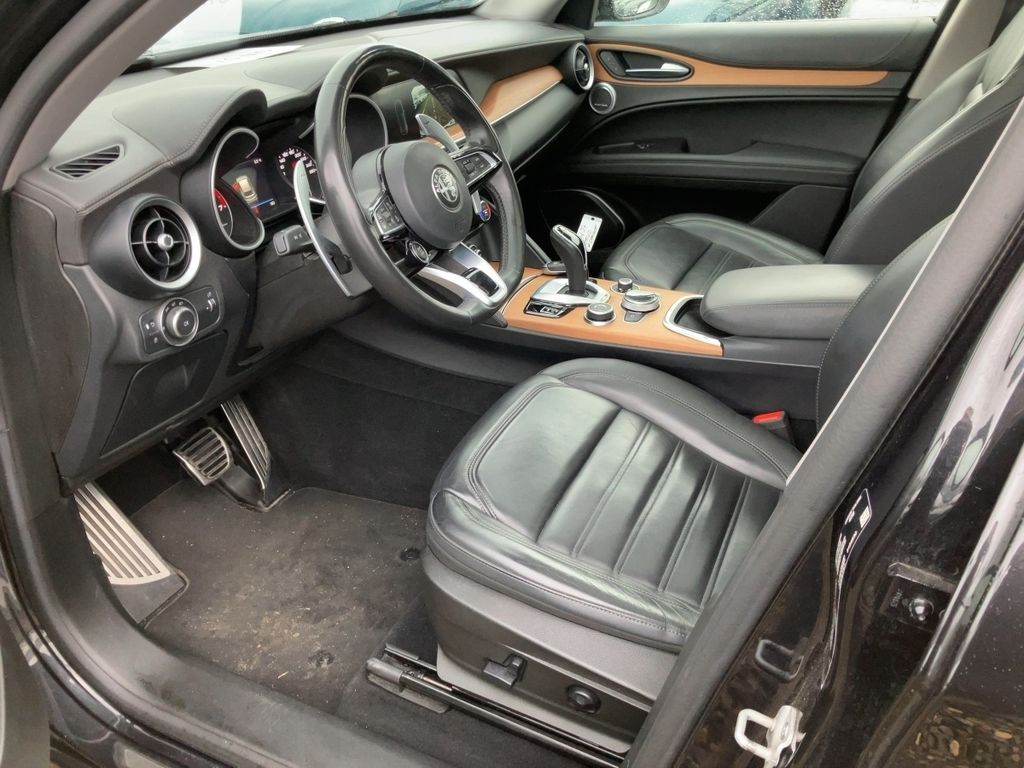 Alfa Romeo Stelvio 2021