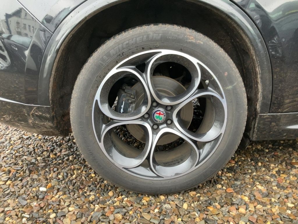 Alfa Romeo Stelvio 2021