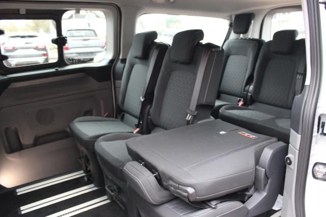 Ford Tourneo Custom 2025